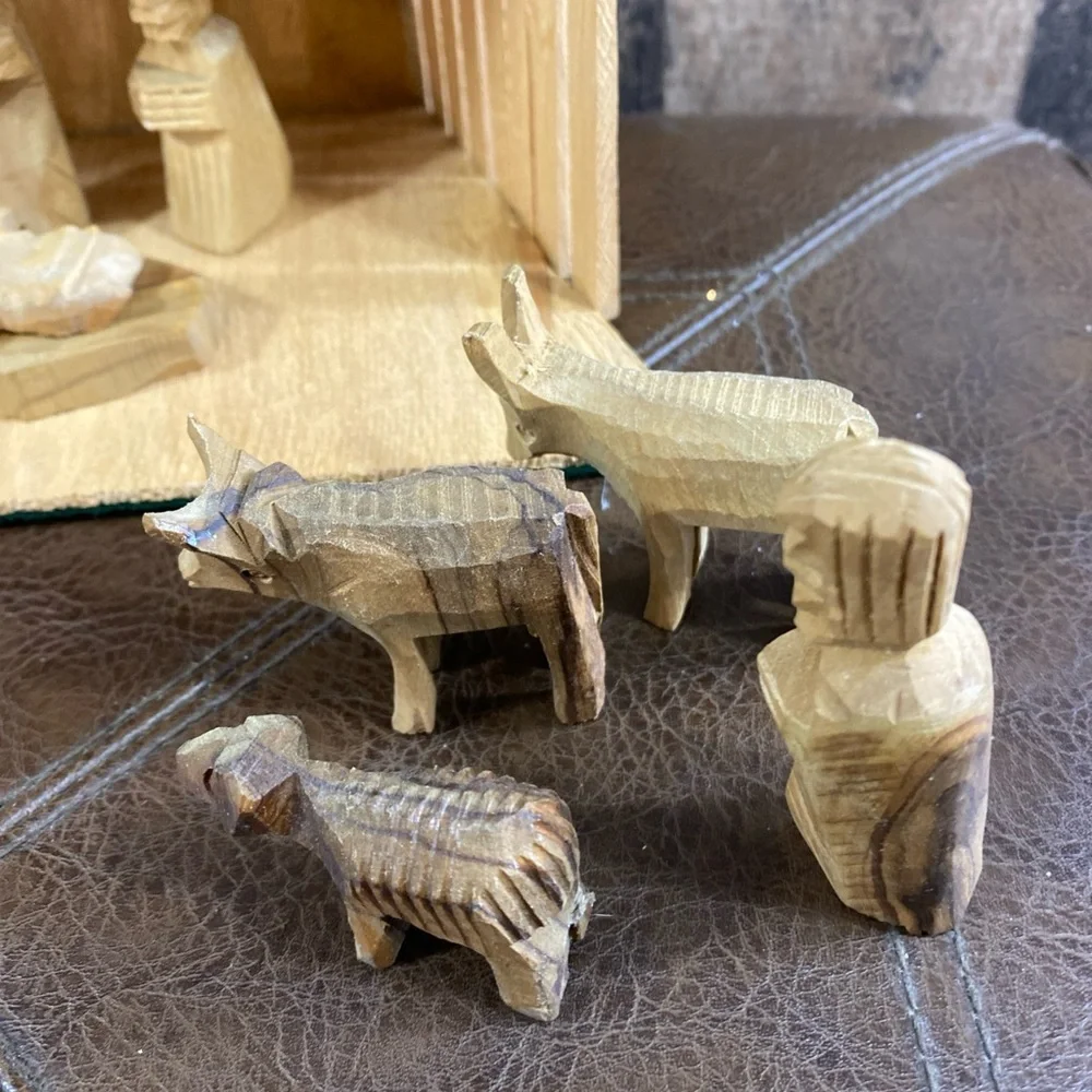 Vtg Hand Carved Wood Nativity Scene in Miniature Tabletop Christmas Manger Jesus
